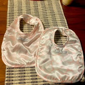 Little giraffe pink satin silk printed bib(2)